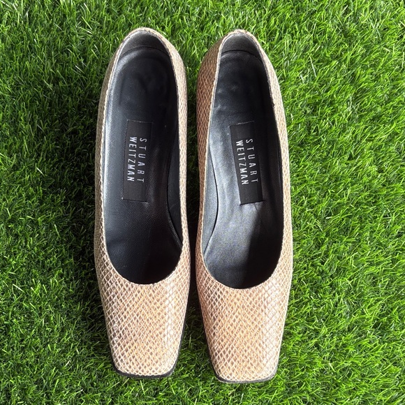 Stuart Weitzman Shoes - STUART WEITZMAN Snakeskin Embossed Leather Pumps size 6.5